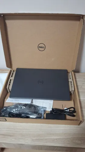 Dell Inspiron 15 3530 (Nunca usado)