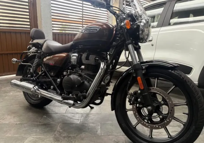 Meteor 350 Royal Enfield SuperNova