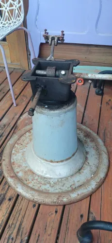 Base de cadeira para barbeiro