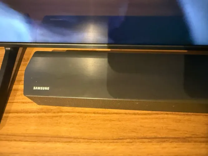 Soundbar Samsung com Subwoofer B555