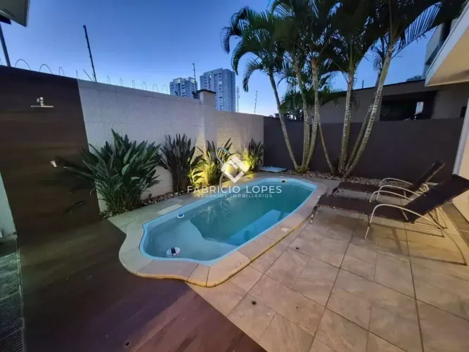 Casa com piscina para locação no Crystal Park em Jacareí SP