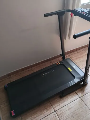 Vendo esteira ergométrica em excelente estado...pouco uso.