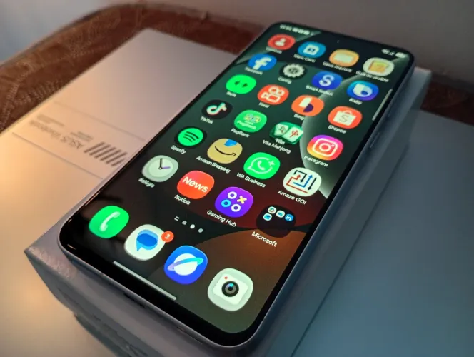 Troco Samsung galáxia a56 em2 meses denuso estado de novo