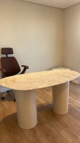Mesa para consultório