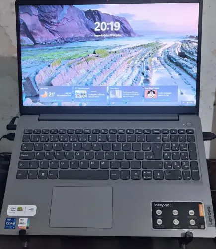NOTEBOOK LENOVO CORE i7 / 12GB RAM / 256 ARMAZENAMENTO SSD / FULL HD