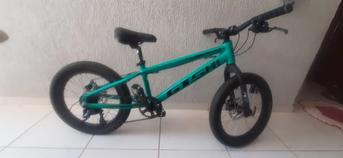 Bicicleta GTSM1 aro 20 7v usada