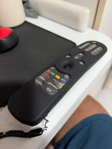 Controle LG Magic com capa de silicone 