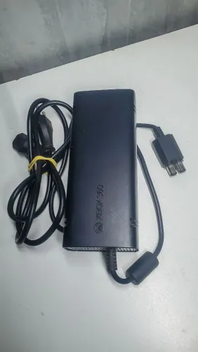 Fonte original Xbox 360 Slim - Bivolt - 2 pinos - Cartão até 12x