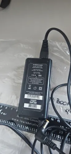 Carregador Unicoba UF-65W2P(19.0)AB3 positivo