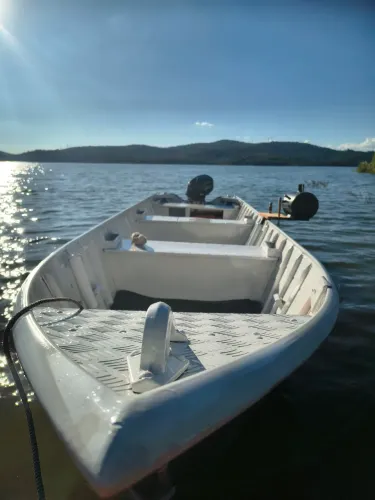 Barco de alumínio