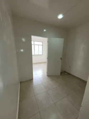 Sala para aluguel com 30 metros quadrados em Rocha Miranda, Rua dos Topázios - Rio de Jane