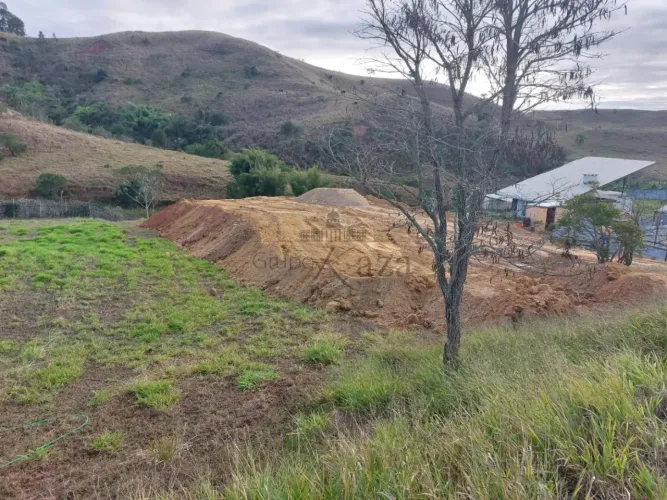 Oportunidade Condomínio Vale dos Lagos São Silvestre de Jacareí 1.643m².