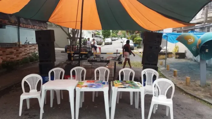 Aluga som com DJ para Festas em Colégios, Confraternizações, Resenhas e Palestras.