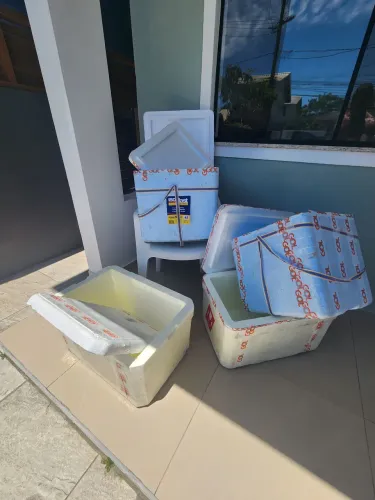 Caixa térmica isopor de 42, 45 e 50 Litros seminovas