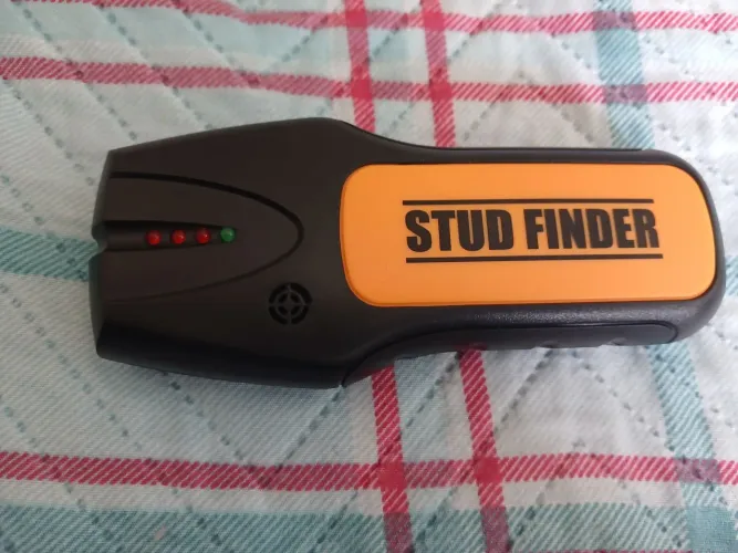 Scanner detector de parede 3 em 1 (localiza vigas de madeira, metais e fios energizados)