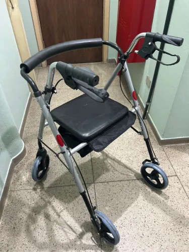 Andador de 4 rodas