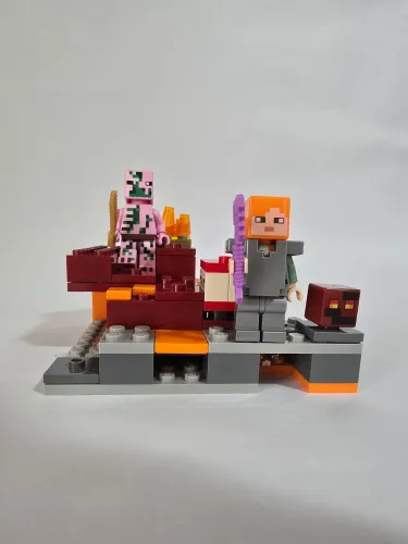 Lego Minecraft O Combate De Nether 21139