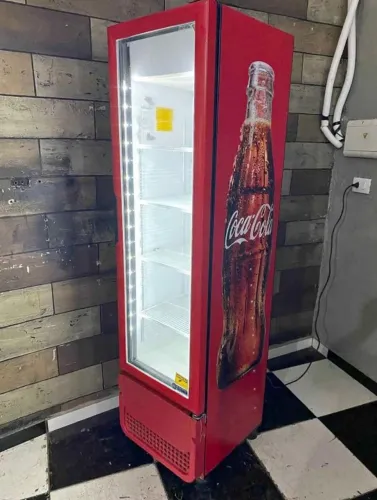 Expositora da Coca cola