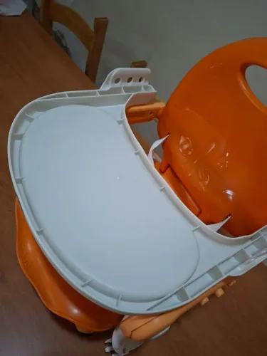 Cadeirinha para alimentação infantil