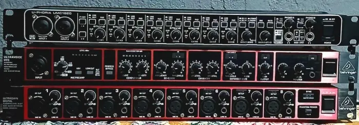 Kit Estúdio Behringer 16 Canais NOVO (UMC1820 + ADA8200 + Ultravoice UV1)