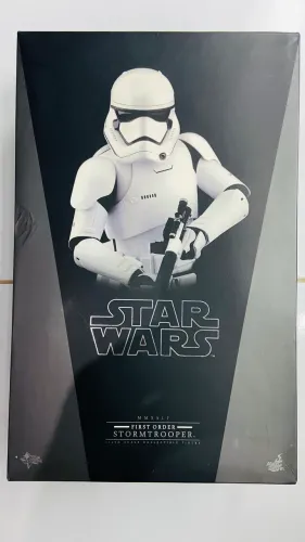 Hot Toys Star Wars Stormtrooper First Order 1/6 com detalhes