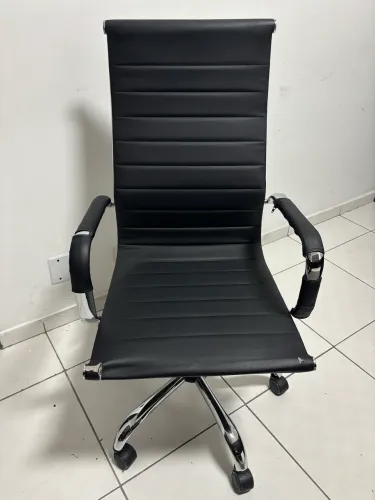 Cadeira de escritorio confortavel 