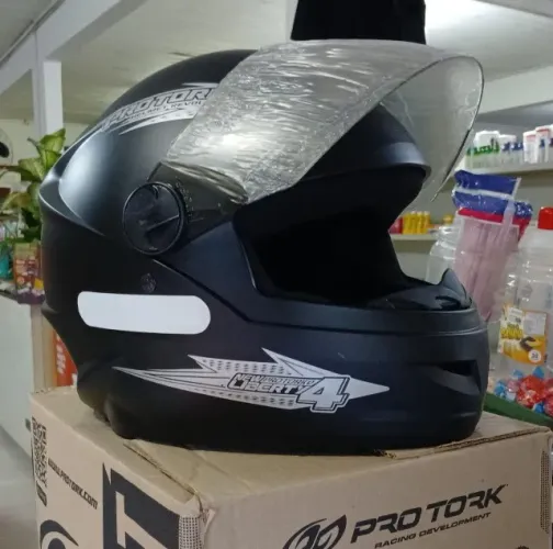 Capacete Fechado PRO Tork New Liberty Fosco Tamanho 60 Viseira Fumê
