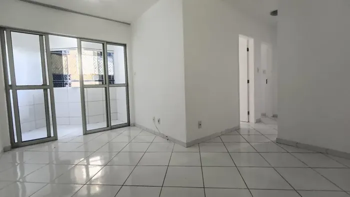 Apartamento com 2 quartos na Avenida Principal do bairro Resgate