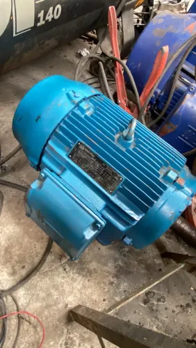 Vende-se motor 10 cv weq 8 polos Funcionando 100%