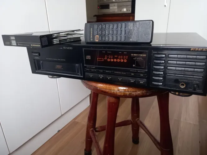 CD PLAYER PIONEER 6 CDS MOD: PD-M530( DISQUETEIRA RETRÁTIL) COM CONTROLE