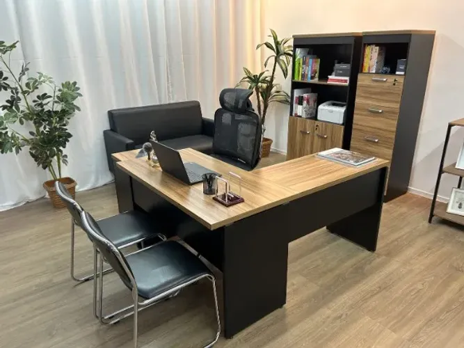  Mesa em L com pé painel entrega e montagem grátis