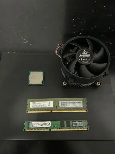 Vendo processaodr Intel I5 4460, 6 gigas de ram 2 e 4,  uma placa mae lga 1150 com defeito