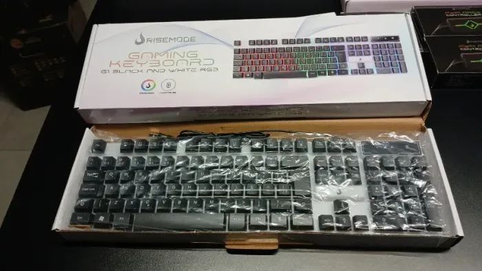 Teclado Rise mode Semi mecânico , novo lacrado na caixa