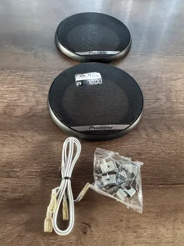 Telas novas e originais pioneer 4? com fiação e ferragens o par na promoção só