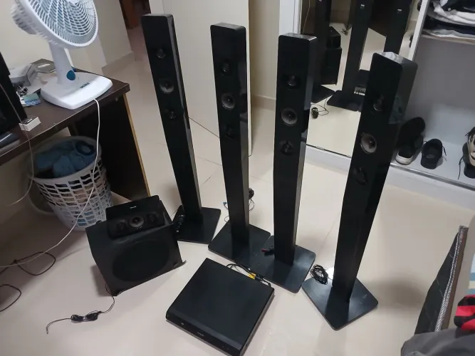 Home Theater 5.1 Philips c/ Bluetooth, 4 Caixas Torre e Subwoofer