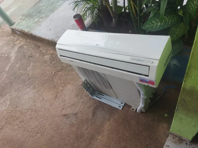 Vendo com instalação no térreo central de ar Convencional 12.000 btus LG