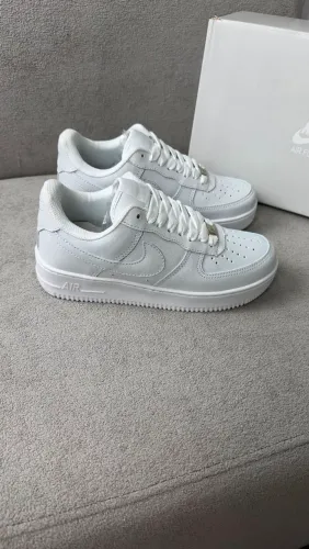 Tênis Nike Air Force unissex novo na caixa - Conforto Extremo - Envio rápido