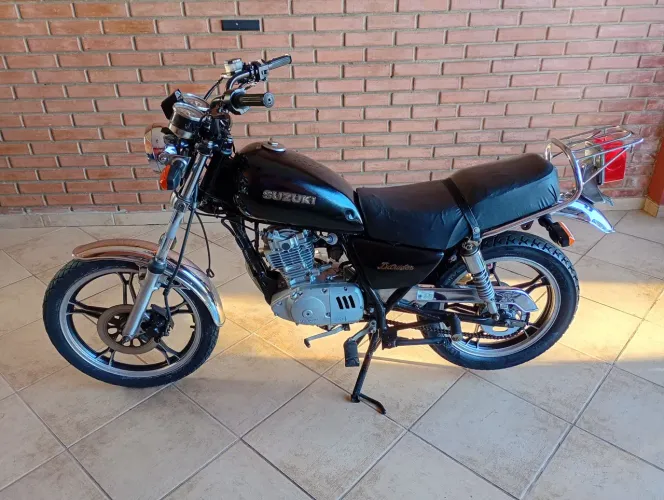Suzuki intruder 125