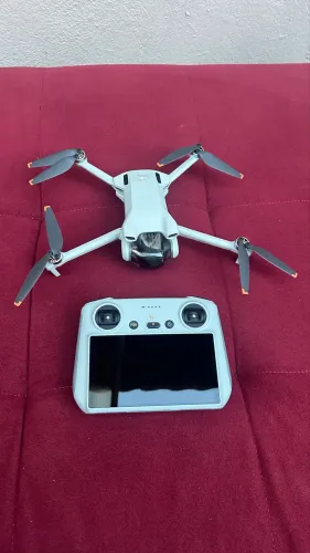 DJI Mini 3 + Controle com tela DJI RC - Estado de Novo