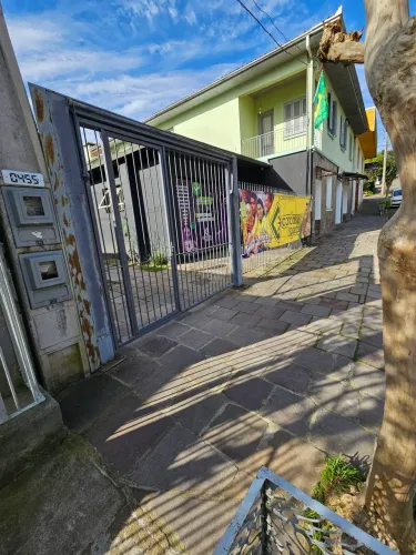 Portão de ferro tubular