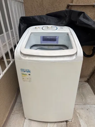 Máquina de lavar Eletrolux 11kg essencial care