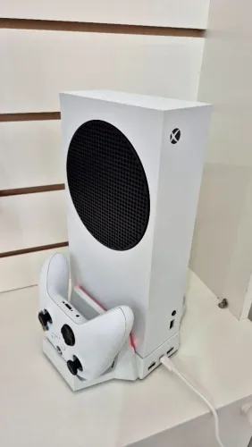 Xbox Series S 512GB + Base Resfriamento RGB c/carregador + Bateria Controle.