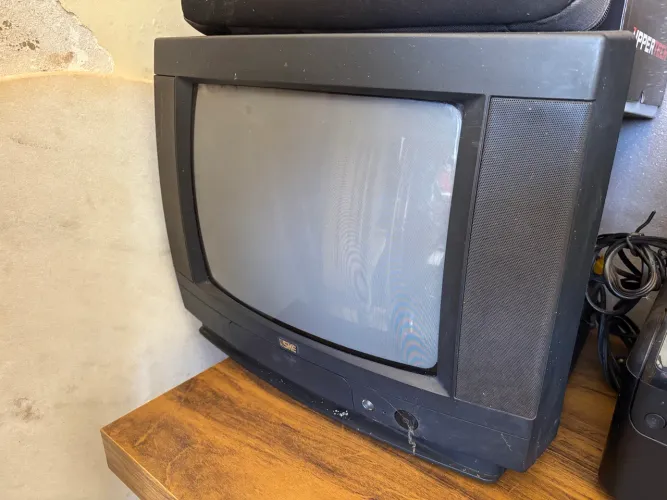 Tv antiga de tubo