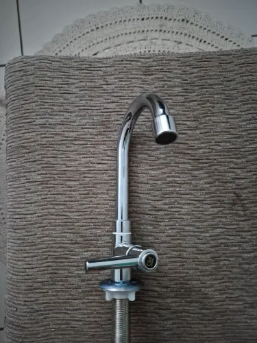 TORNEIRA DE MESA EM AÇO INOX