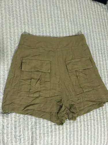 Short linho verde