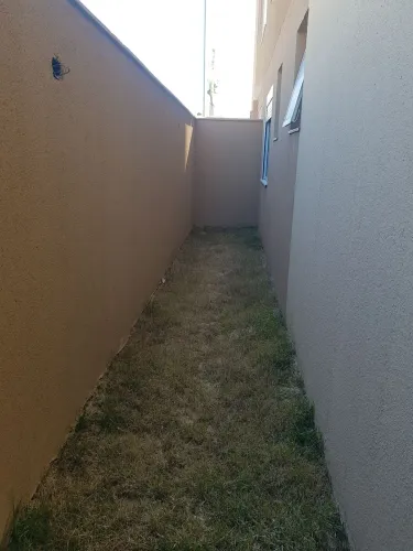 Apartamento terreo com quintal