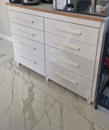 Cômoda branca