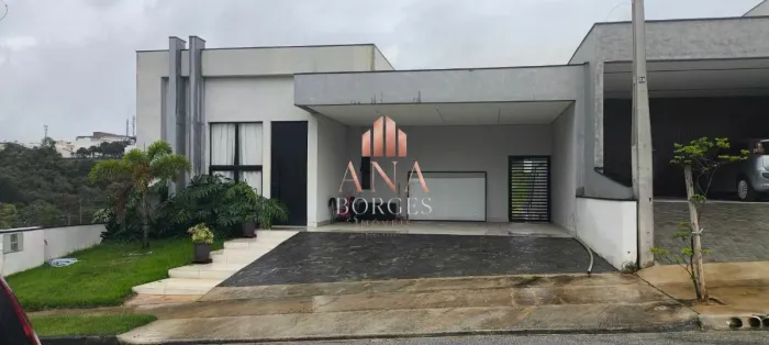 Casa com 03 dormitórios em Condomínio