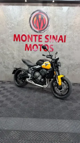 TRIUMPH TRIDENT 660 ABS 