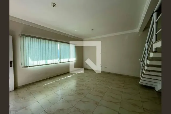 Casa à Venda - Água Fria, 3 Quartos, 215 m2